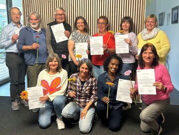 Die Teilnehmerinnen und Teilnehmer der erfolgreichen Qualifizierung. Foto: Corinna Praetorius, Fachstelle für pflegende Angehörige des BRK-Kreisverbandes Ostallgäu
